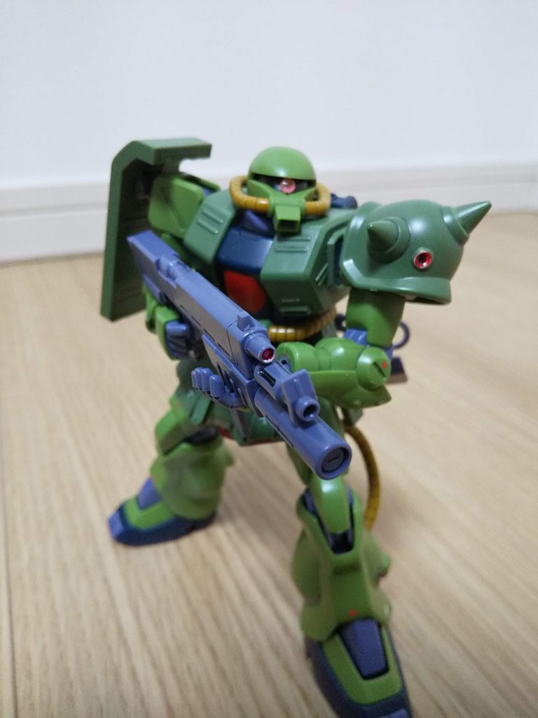 銃のセンサー部は、サーフェイサー下地→水性ホビーカラー銀→シタデルカラー(コントラスト)のDOOMFIRE MAGENTAで染め塗り。ここの記事に紹介されていた方法です。記事内はグリーンのセンサー部を銀下地+AETHERMATIC BLUEにしております。ピンク色はDOOMFIRE MAGENTAにしました。