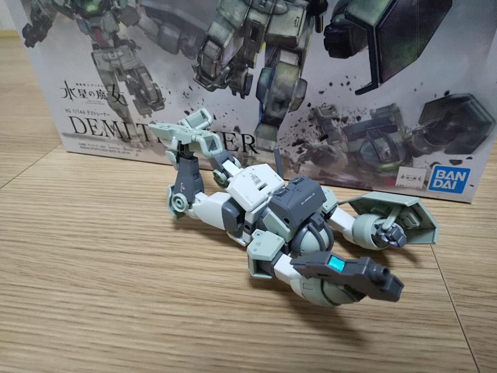 箱絵で盛大にすっ転んでいますね。