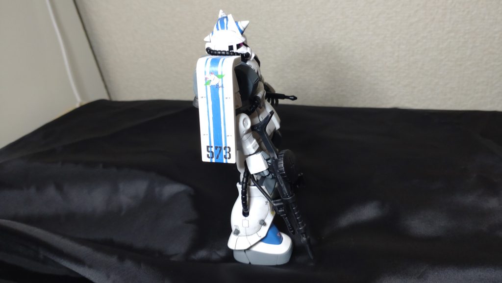 シールドに塗装でライン入れたのでマウントパーツ付けられません。剥げちゃう💦