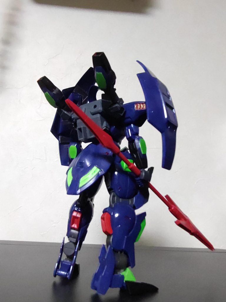 背面バックパックをモックの物に交換してます