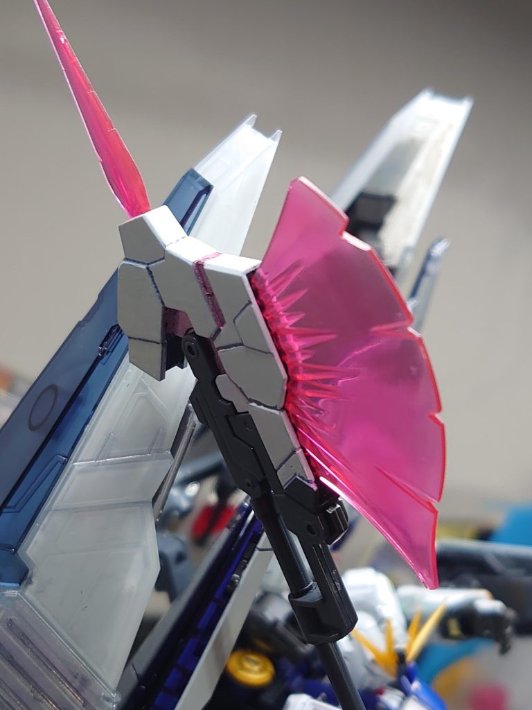 ビームジャベリンシステムウェポンキット007から制作。アームドアーマーHJのカラーリングを参考に塗り分け。やはり、コチラもホロカラーレッドを差し色に使用してます。刃も赤系の為、良く馴染んでくれました。システムウェポンキットは、VNもですが、丁度近い形状だったので、理想的でした。改造には、良キットシリーズですね。