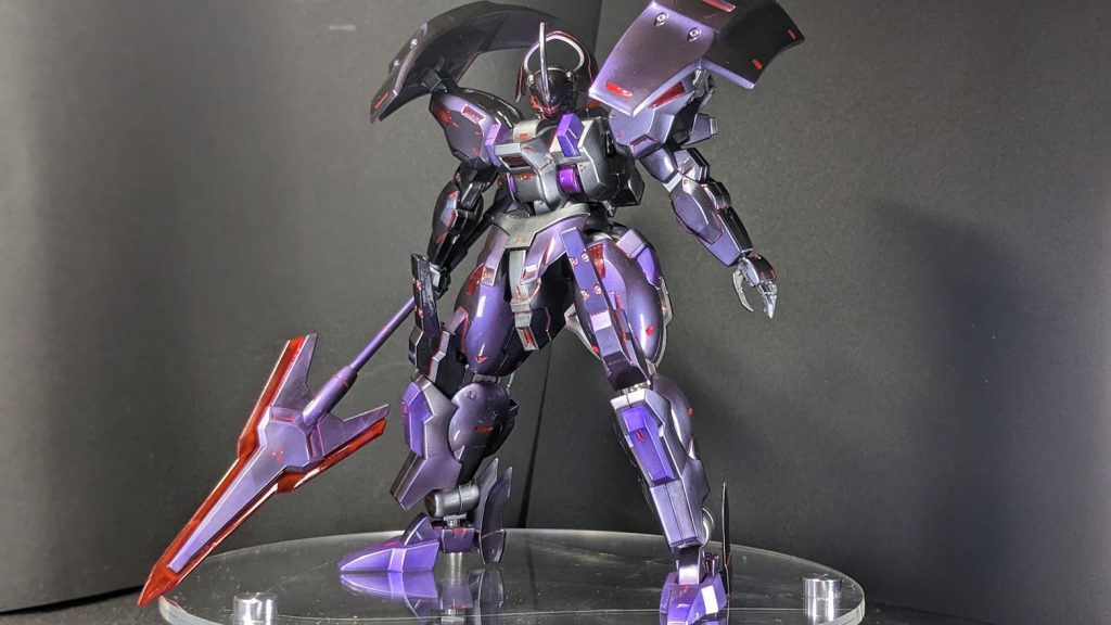 キャンディ塗装は2回目の挑戦です。前に作ったキャンディサザビーがあるのですが、光沢クリアの吹き方がイマイチでマット感が出てしまったので、厚めに光沢を入れてコンパウンドまでやってみました。