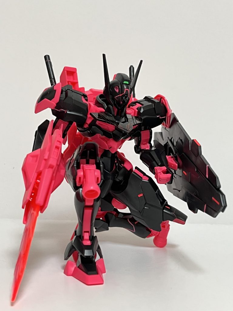 可動はかなり優秀で、膝立ちも簡単にできます。