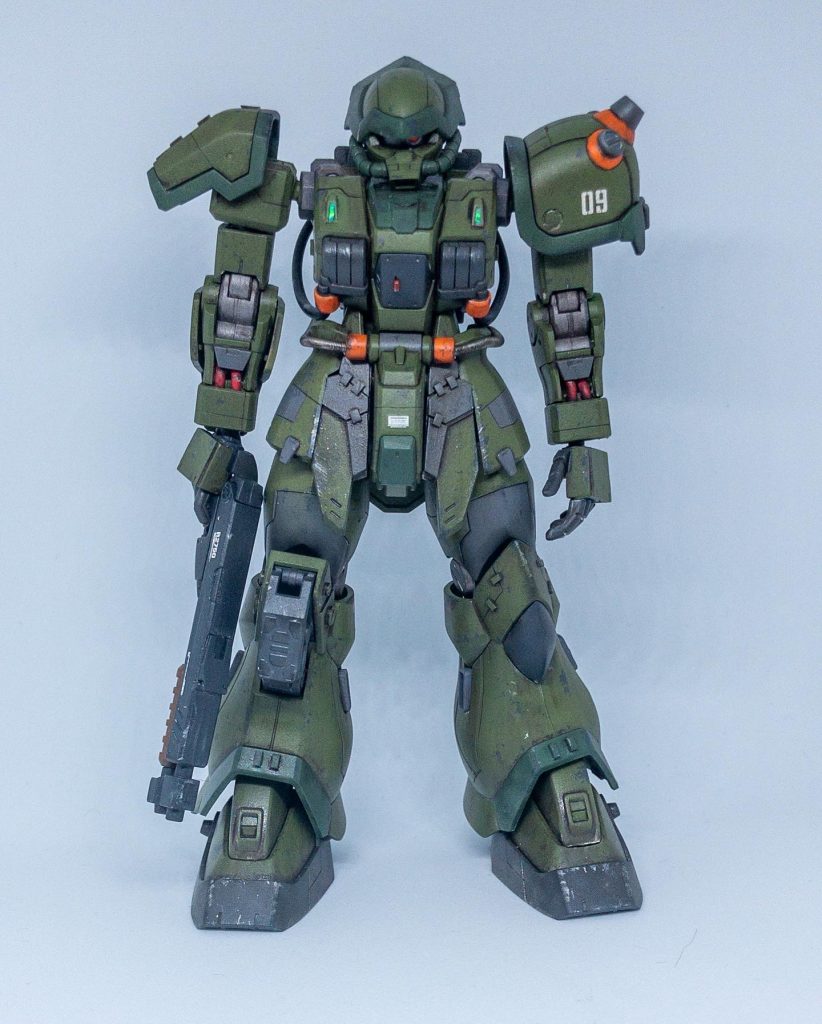 ウェザリングは単調にならないように色々重ねていきましたが、それが寧ろやりすぎになったかもしれません。ただ、下半身を重点的に行うことでバランスを取れるようには心掛けてみました。