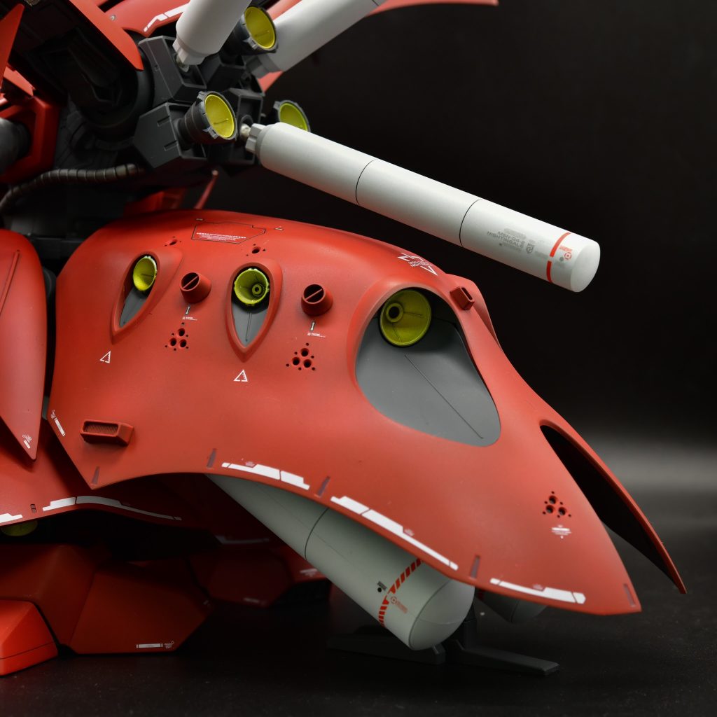 テールバインダーの配色を変更。パーツが大きい上にヒケも多く表面処理が大変でした。