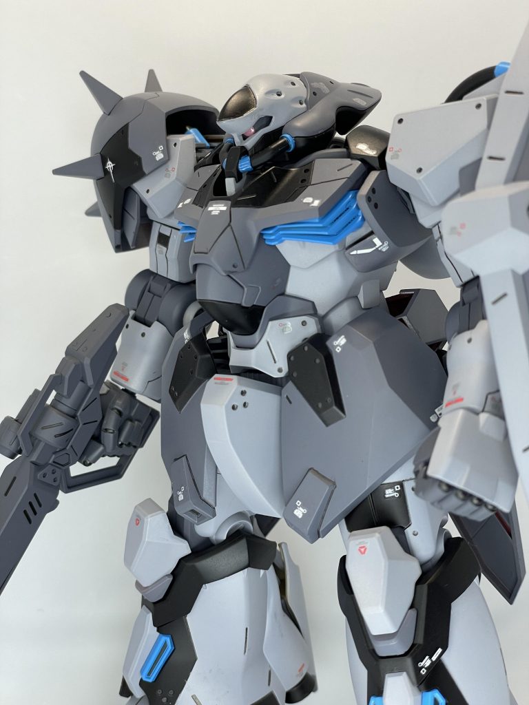 デカールはメッサー用を使用しています。塗り分け時のマスキング作業に意外と時間を取られてしまいましたが、完成した姿を見るとやってよかったと思います。