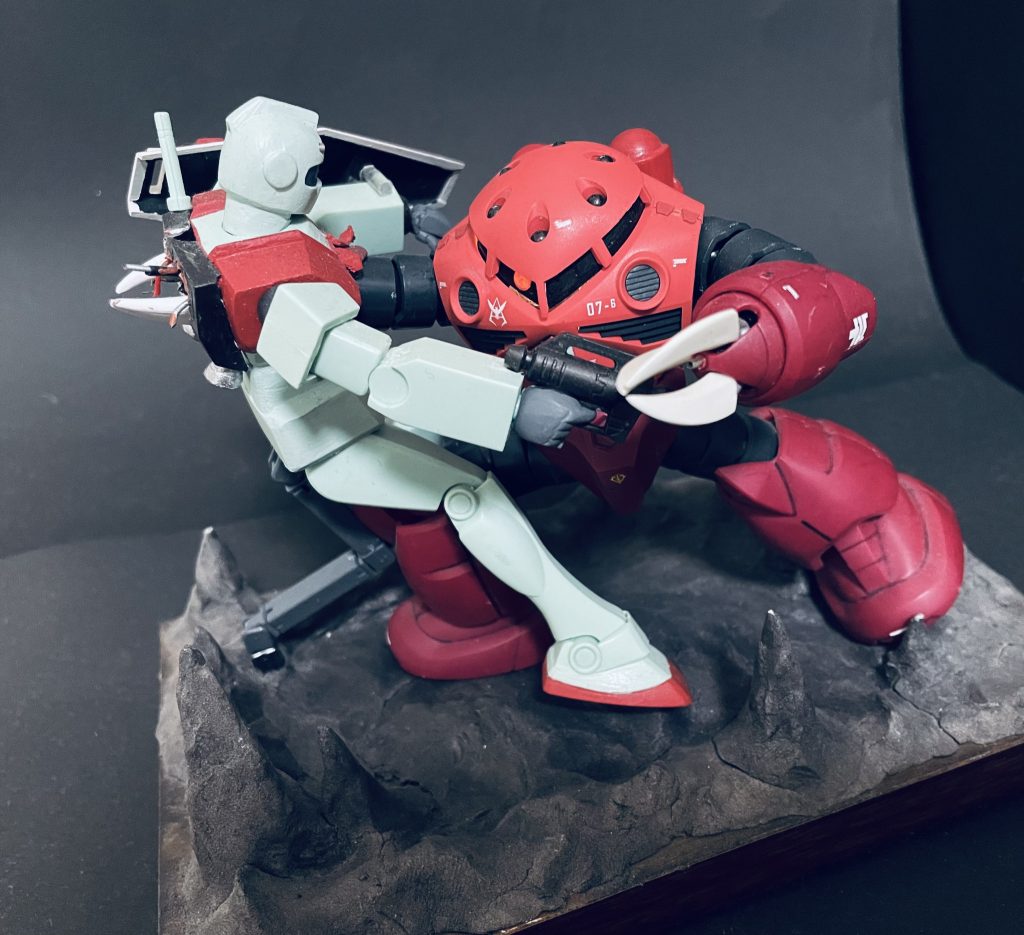 ジオラマベースは石粉ねんどと木製トレーで作成。