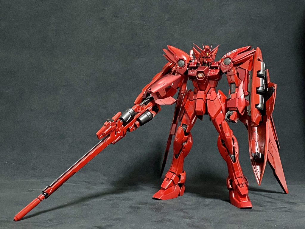 それでは気を取り直してガンプラへ先ずなぜこの機体を選んだかと言うと天使と悪魔感が手持ちで最も強かったウィングガンダムゼロに決定！(羽羽版もあるけど…さっしてちょw)デススト2のイメージカラーがとにかく赤なんで赤く染めるを基本に出たとこ勝負で行ってみました。