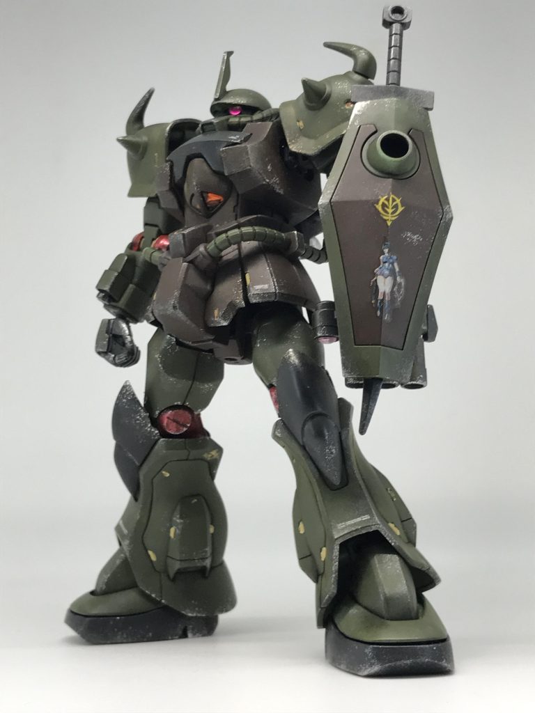 こちらが全裸状態(いや〜んエッチ)気合い入れてオリジナルナルカラーにしたのになんかすごく普通…というか地味😨お目目と武器のスコープ部分は横着モデラー御用達のデコシール