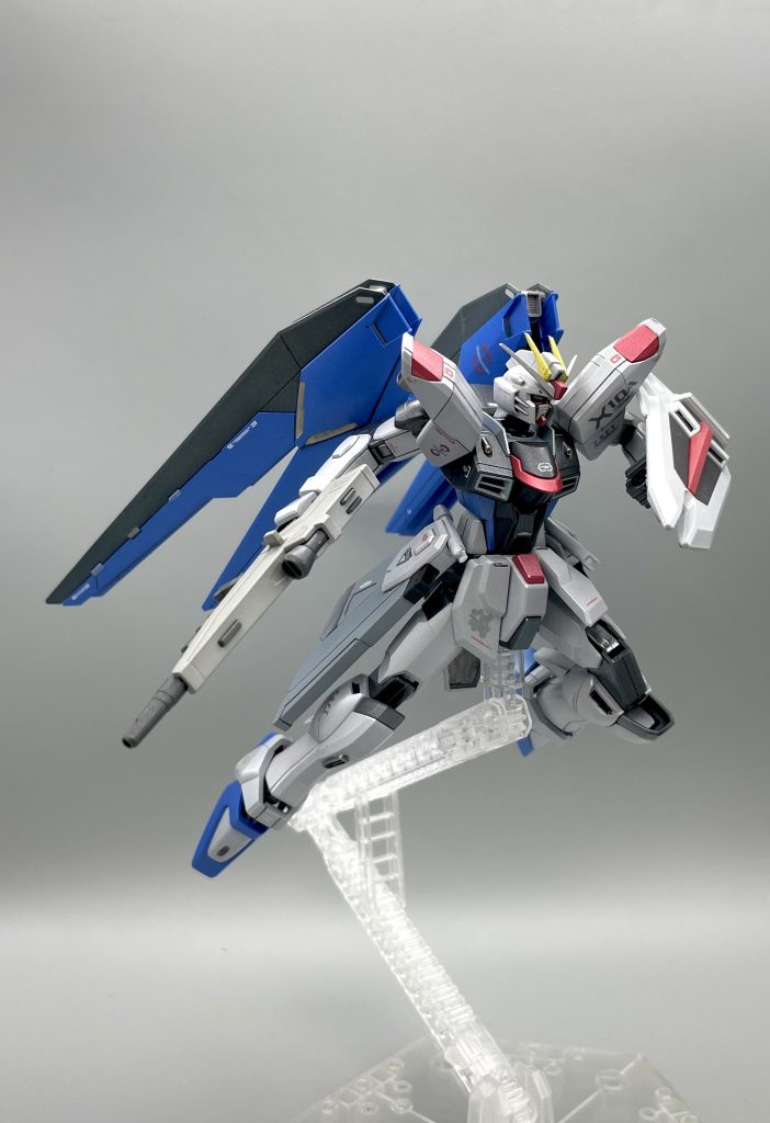 どうでも良いんですが、武装類はラテン語なのに本体は英語なのは何故なんだろう?ってちょっと疑問に思ってラテン語で「自由」って調べてみたらリーベルタスやリベルタスって言うみたいなんですよね☝🏻 ガンダムリベルタスっとか響きは悪くないなぁって勝手ながら思ってるのでパトリックパパはフリーダムって言ってるけど整備班とかの間ではリベルタスって呼んでたりしたら面白いなって妄想してます笑