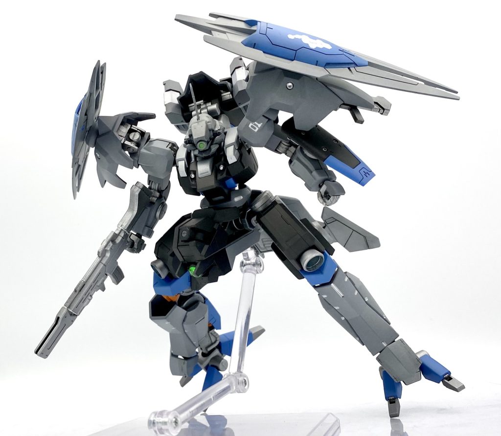 ポーズ1基本的にホバー移動してるイメージなので、横ステップとかこんな感じだと思う🤔ジェターク社製のMSはどうも力技で解決してるみたいなので例に乗って勢いのいい機体を作れちゃった(´>∀<`)ゝ