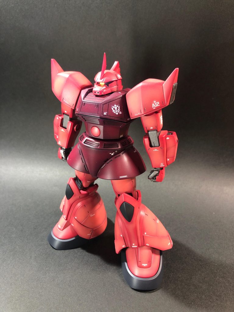 足の装甲がツルッとしていて寂しかったのでディテール追加、全体的にモールドを追加したのと一緒にこれも初めて使うものだったのですがメタルパーツを数箇所入れてみました。