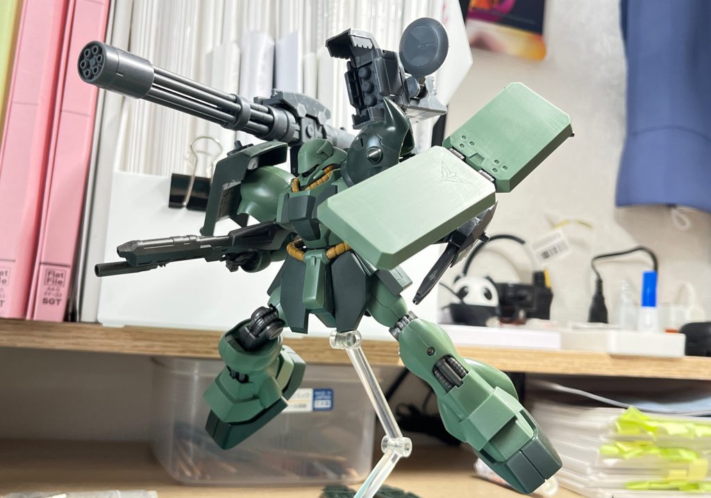 製作は合わせ目消し、一部スジボリ程度の工作になってます。とはいえ、プレゼント用の作品なのでいつもよりかなり丁寧に仕上げることを意識しました！