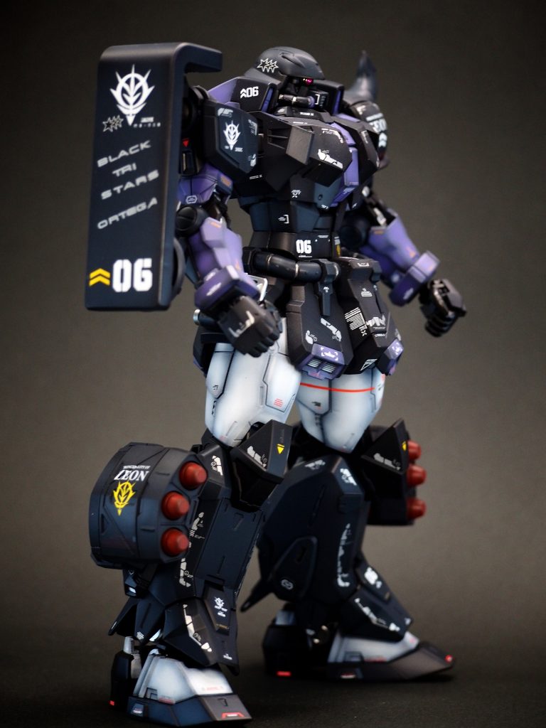 黒い三連星風に塗装^ ^ナンバーはオルテガ。