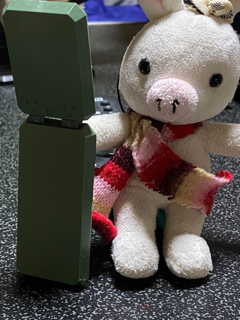 盾は私と同じくらいにデカいですわ(((o(*ﾟ▽ﾟ*)o)))