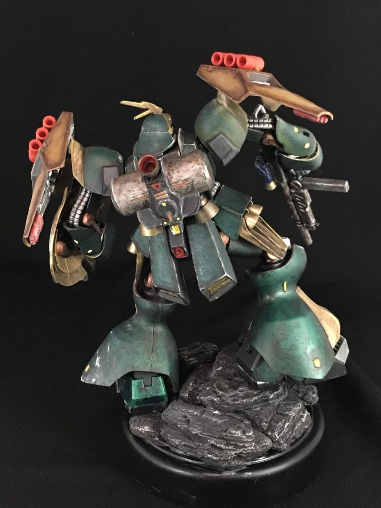 後ろ後ろ姿はいつも写真を撮る時に思うのですが酔っ払いみたいです。ふくらはぎ辺りもちょっと自分じゃやってなかった塗り方に挑戦しています。ランダムなまだら感を出す感じに仕上げたいと思い。