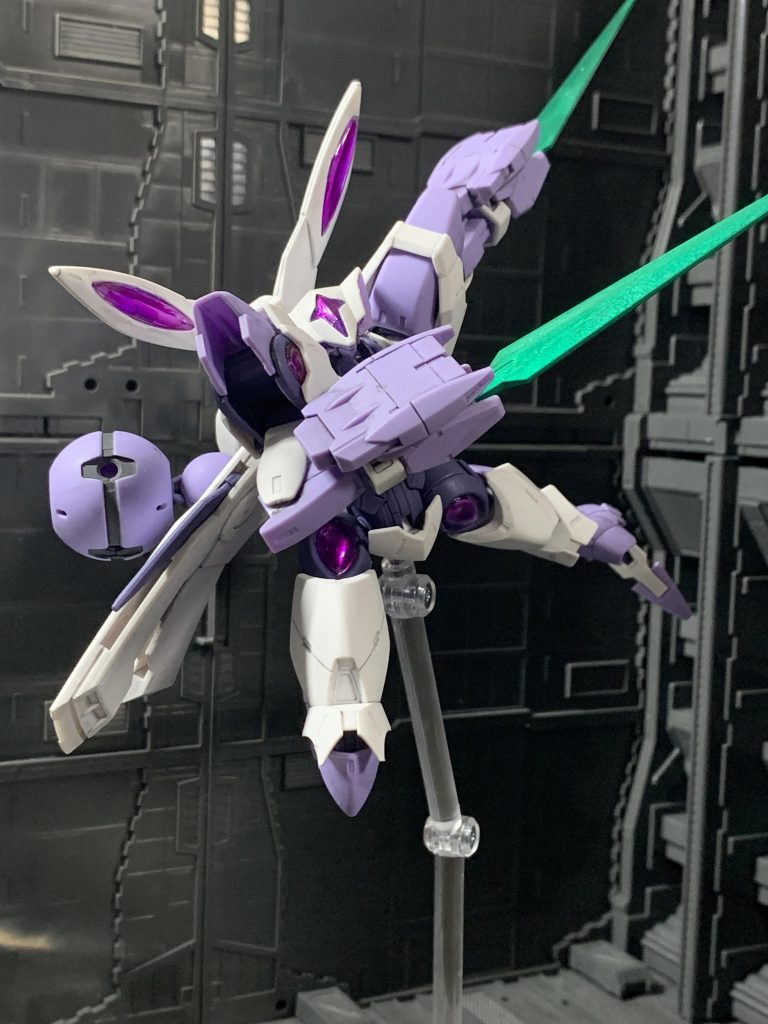 ベイヨネット。刀身はメタリックグリーンで塗装しています。