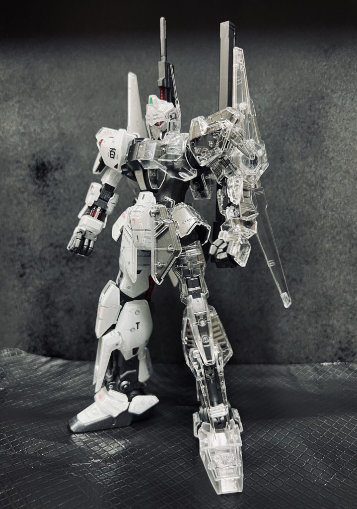 塗料はクレオスMSホワイト、TAMIYAガンメタルです。