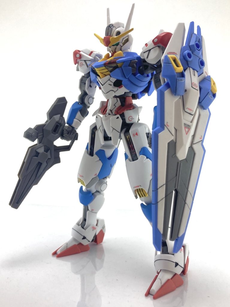 いつも通りの斜めからの素立ちです。