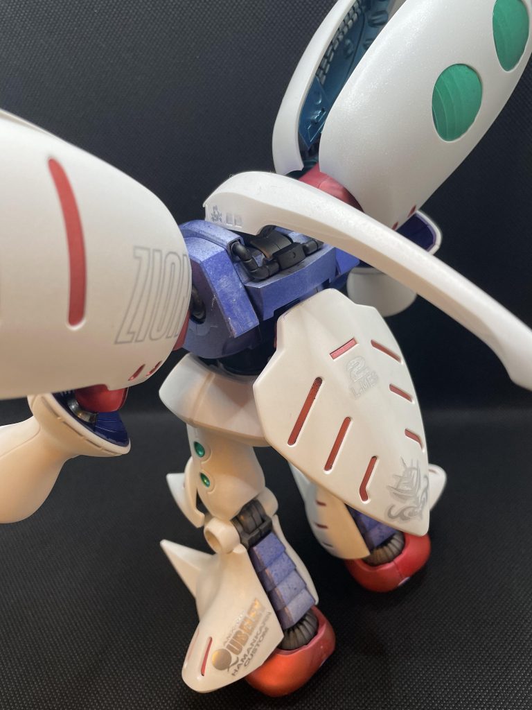 メタリックカラーの上からのつや消しスプレーはアカン事が分かりました。