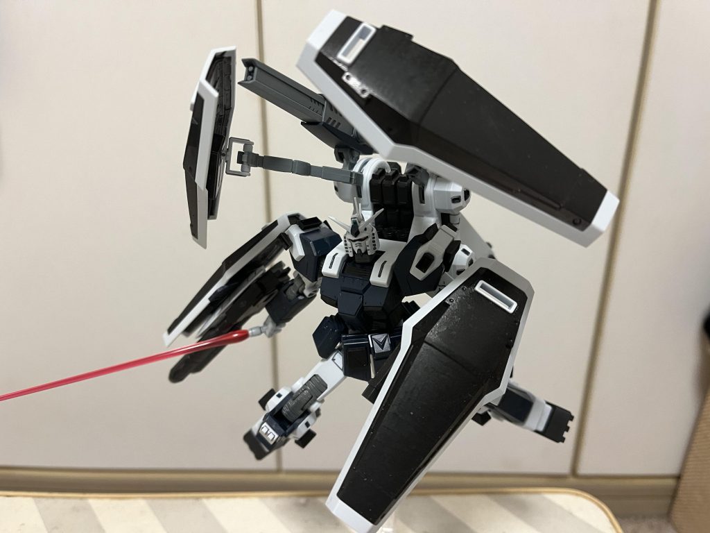 シールド増やして。ビームサーベルも。この機体でサーベル使う場面は、基本ないですからね。劇中みたくアーマー剥がされるような事態でもない限り、使わないでしょうかね