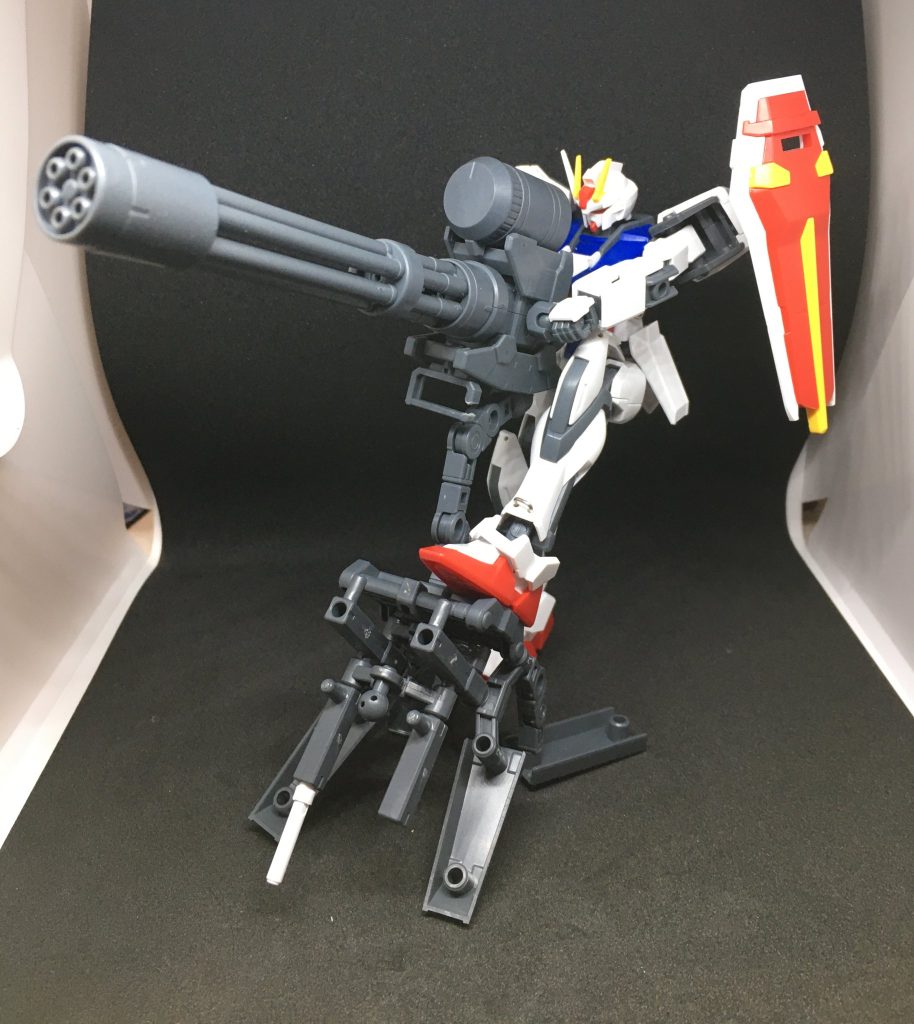 ランページストライカーの可変ギミック。こちらはランパートのアルティメット「シーラ設置形態」の再現になります。これの作成途中にアップデートでシーラが手持ち移動可能になったので手持ちも可能にしています。