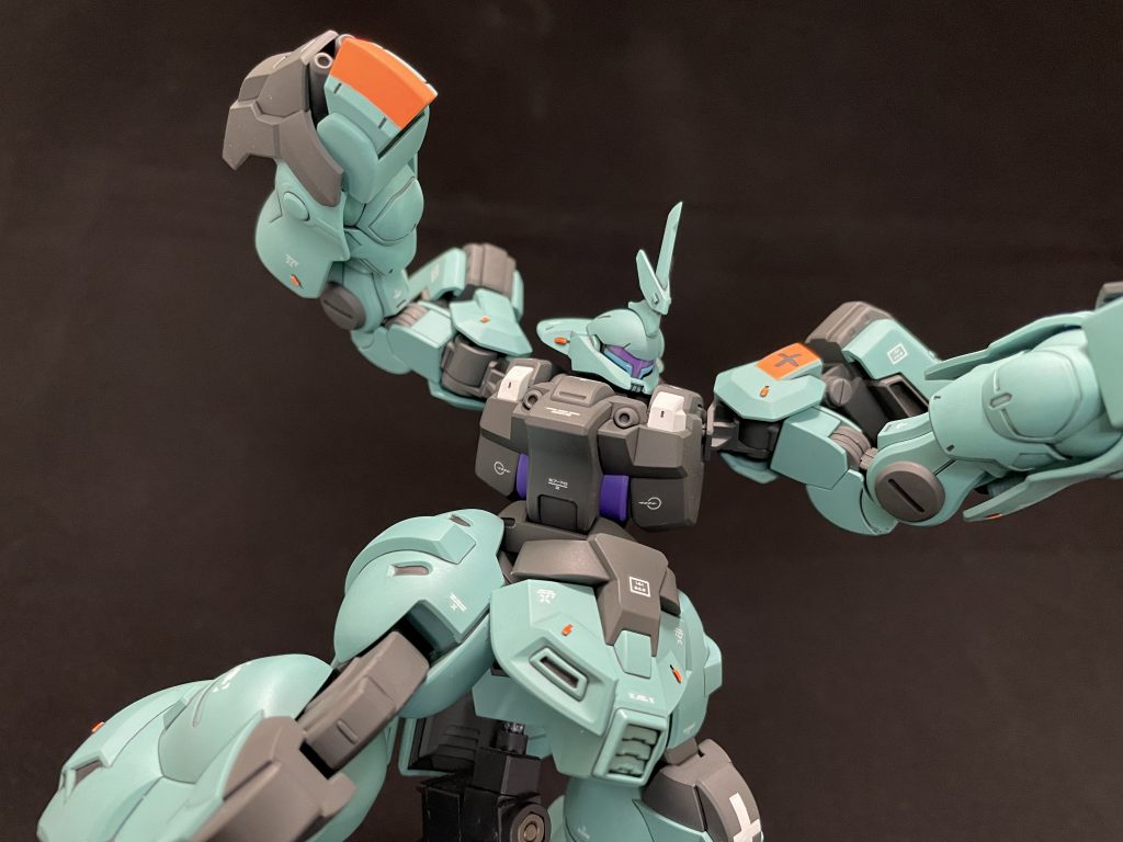 ブースターとアームビームバルカン内蔵のブーストガントレット