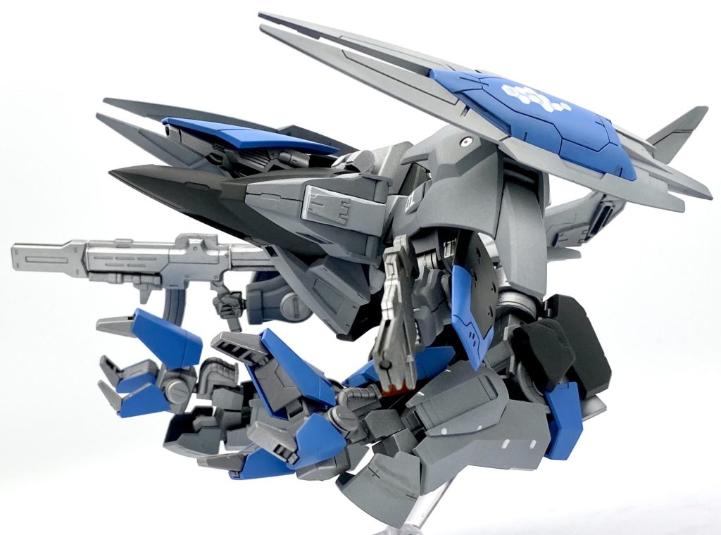 ポーズ5足クロー良いよね。