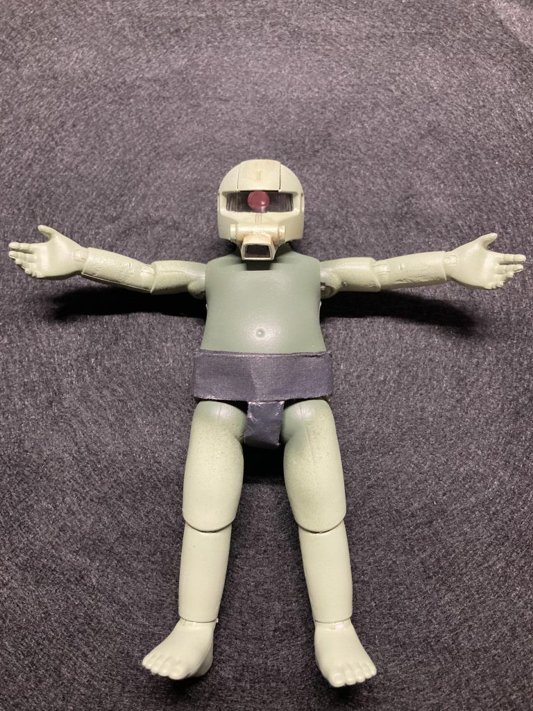 おへその穴はゲルググの鼻と同じジオン脅威のメカニズム穴です。