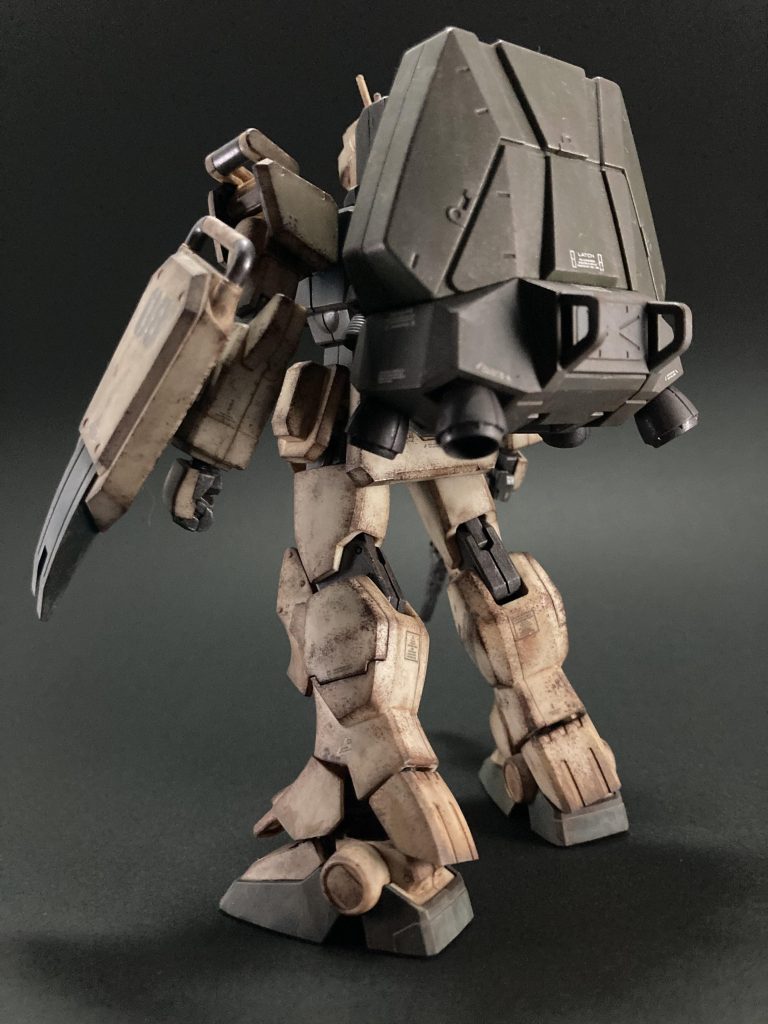 パラシュートパックベルトは付いておらず。