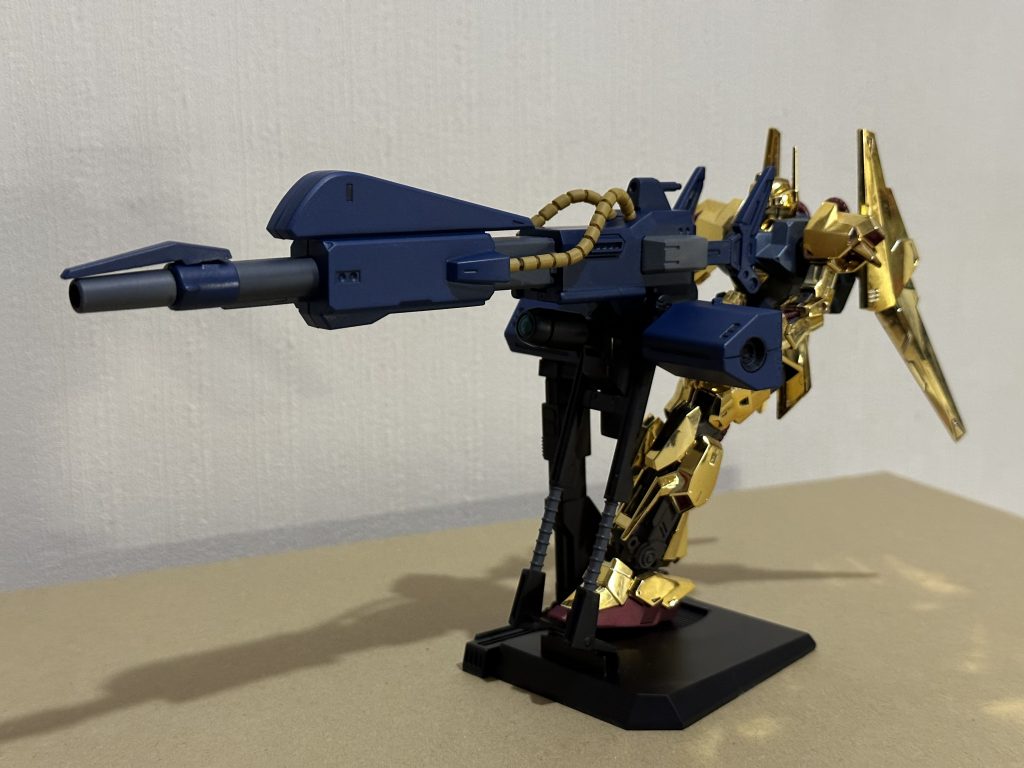 ガンダムベース限定のメッキ仕様の百式でもセット