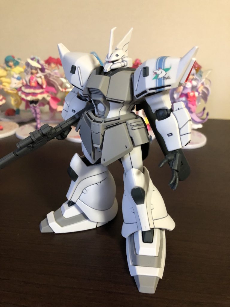 シン・マツナガ専用ゲルググイエーガー。詳しい設定はウロ覚え。確かソロモンから離れたシン・マツナガ氏がこの機体を受領するためソロモンに駆けつける途中でソロモンが落ちてしまい、ついにゲルググを受領できなかった･･･とかそんな話でしたっけ?　まぁifの機体ですけど。ゲルググイエーガーはだいぶ終戦間際の機体なのでソロモン戦時には開発されてない･･･とか細かいことを言えばモヤッとしますが、まあいいでしょう(笑)