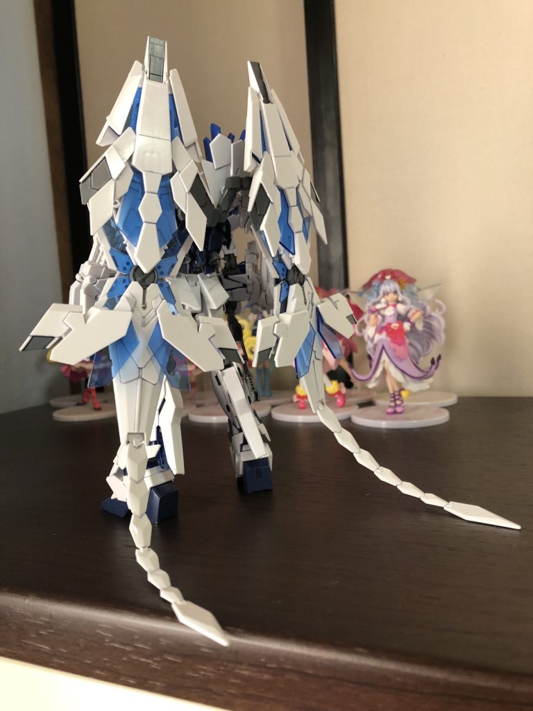 というワケでペルフェクティビリティーでした。しかしバン〇イさん、このキットでどんだけリデコ品を出すのか、とちょっとイラっとしたりして(笑)　フェネクスを作って結構お腹いっぱいだったのですが･･･もうユニコーンガンダムのキットはこりごりです。でもまた作るんだろうな･･･と。