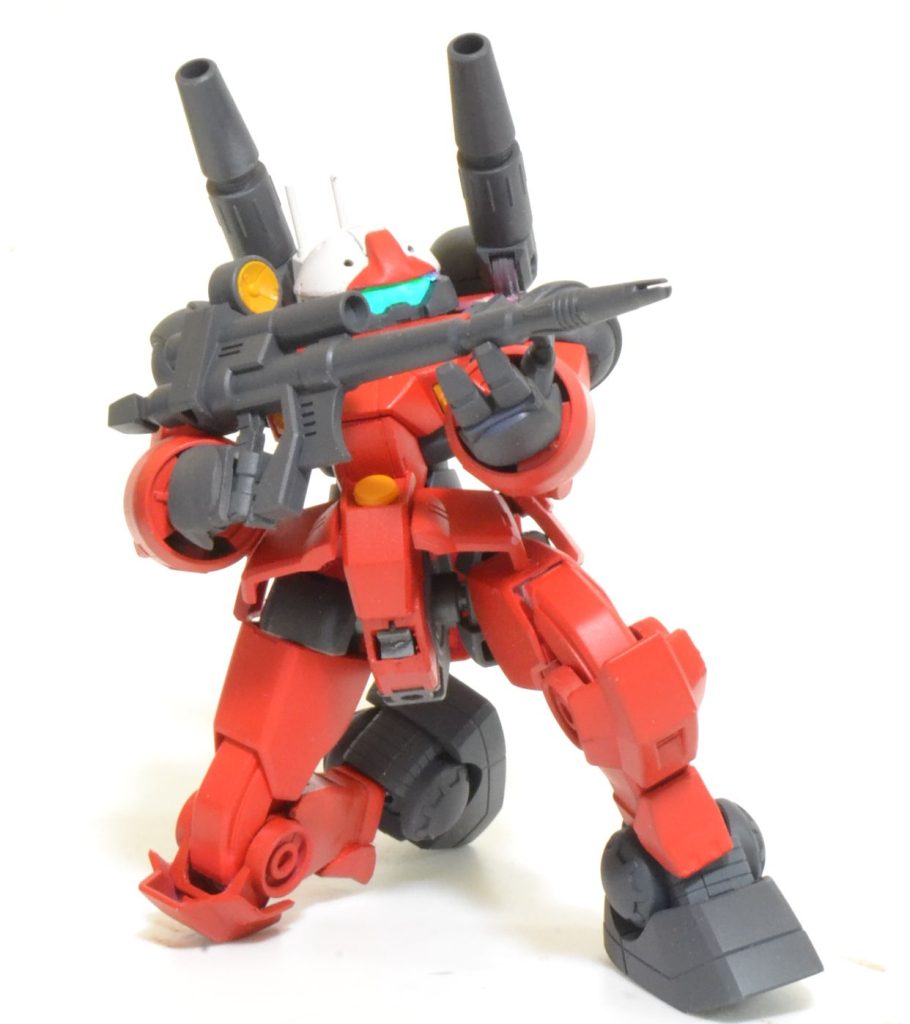 長距離射撃演習でチュチュ機とやりあってる図。なかなかの可動です。