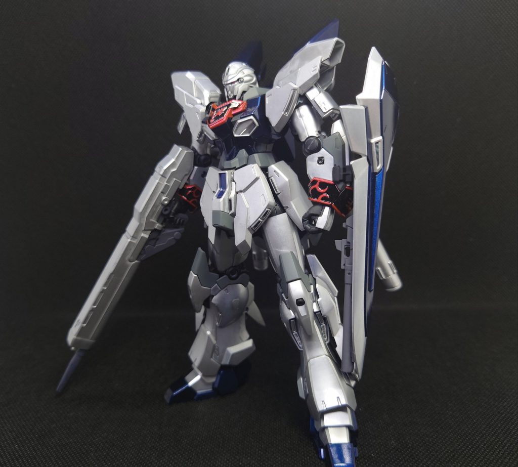 わかりにくいですが装甲部は光沢、フレーム等はつや消しです