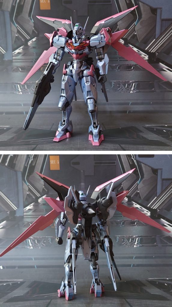 ガンダムルヴィアンの前後ろ。■塗装工程ブルー:黒サフ→シャインシルバー→パールライトブルー→光沢ピンク:黒サフ→シャインシルバー→パールライトレッド→光沢関節等薄グレー:黒サフ→ブライトガンメタル→つや消しバックパック、レシーバーガン濃グレー:黒サフ→MSグレー連邦系→つや消しその他部分塗装、墨入れ:ガンダムマーカー各種(つや消し前に実施)ビームサーベル刃(成型色ピンクを使用):根本にMSホワイト→先端にメタリックレッド→蛍光ピンクセンサー類:付属のシール、市販のシール素材→光沢