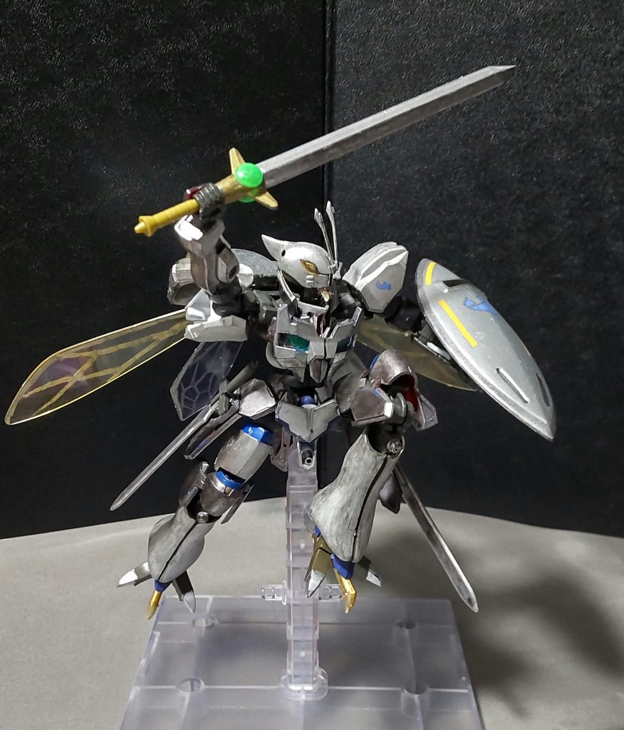 ・オーラブレイドオーラソードより刃が長い騎士剣。その切れ味は凄まじく、オーラ斬りでなくとも、フレームを両断できる。