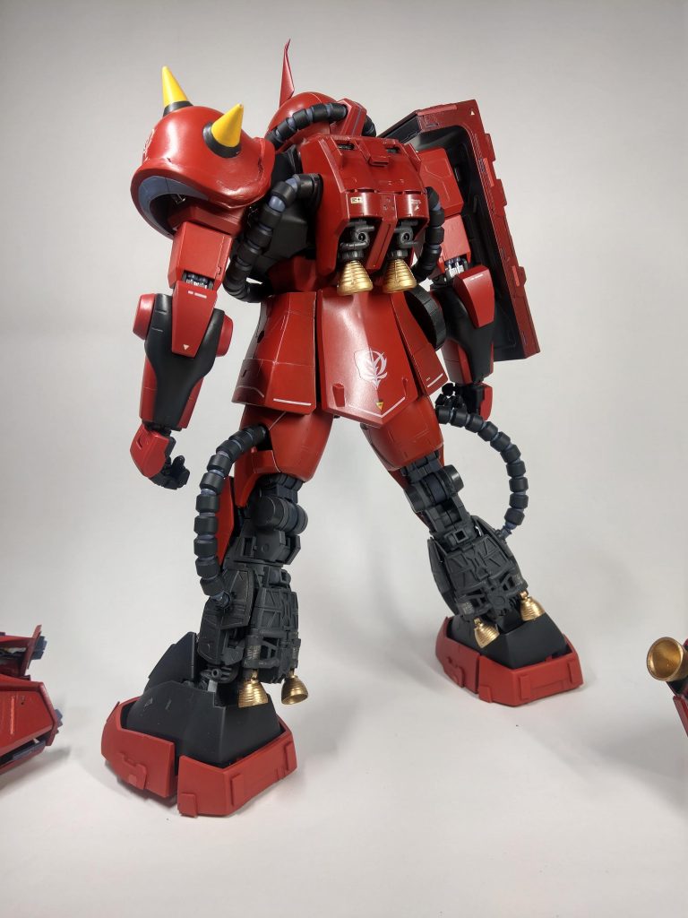 バックパックと脚部の高機動パーツはネオジム磁石で換装可能。