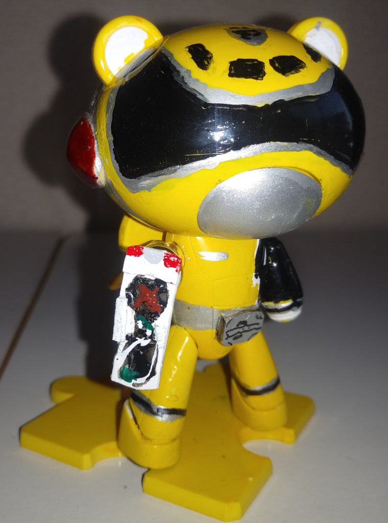 「ジャッジメント！」プラ板製。手との接続に、ランナーが裏に付いています。