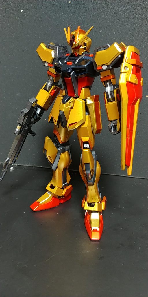 ストライクガンダム　アナザーゴールド–3枚目/制作者：@Yusuke_h0032