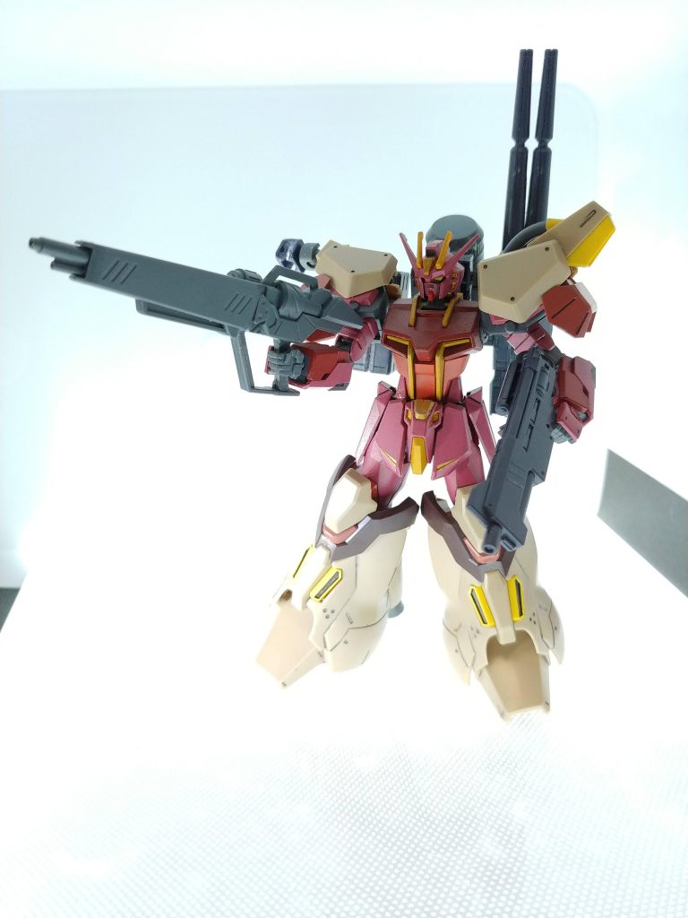 予備ビームライフルを持つときはだいたいこのくらいスマートになる。どう考えても左手の武器が重すぎる。最後までお付き合いくださりありがとうございました。