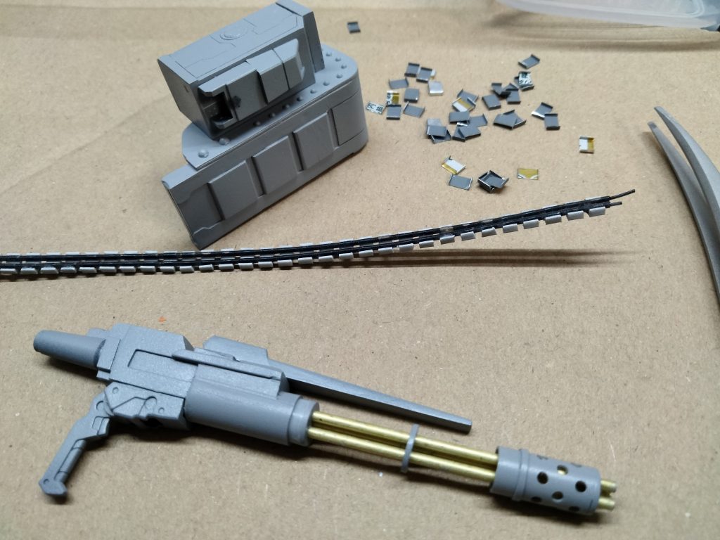 ガトリングはコンパクトな感じの仕上げです。一部分だけビルダーズパーツを使い自作しました。