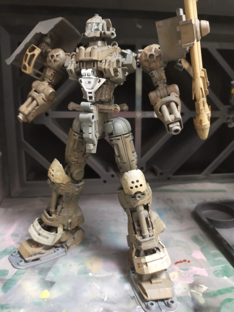 内部フレームはサビと汚れでリアル感を出しました。パーツごとの色分けも行っています。