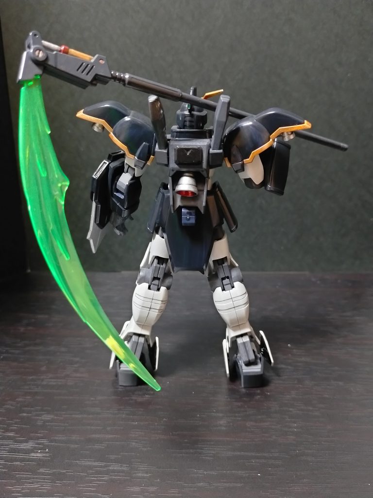 OP風バックショット（きっと貴方にも破壊され、燃える施設が見えるハズ（笑））