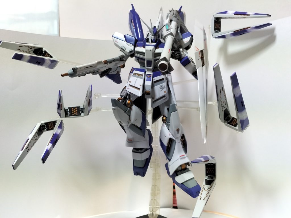 フィンファンネル!デカ過ぎて白画用紙背景が追いつきません（笑）