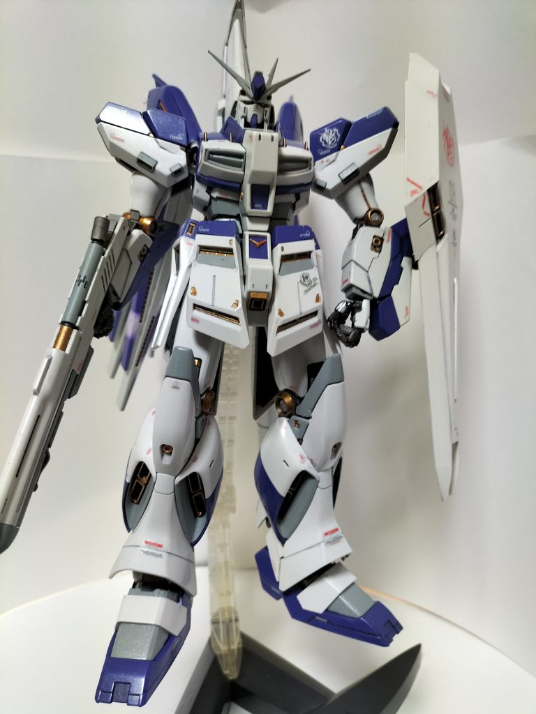 ブレードアンテナも保管時に紛失したので中古屋でコンビニのクジの普通のニューガンダムの頭だけが売ってたので流用してます。思いの外、ニューガンダムの頭のほうがデカかった。↓閲覧注意