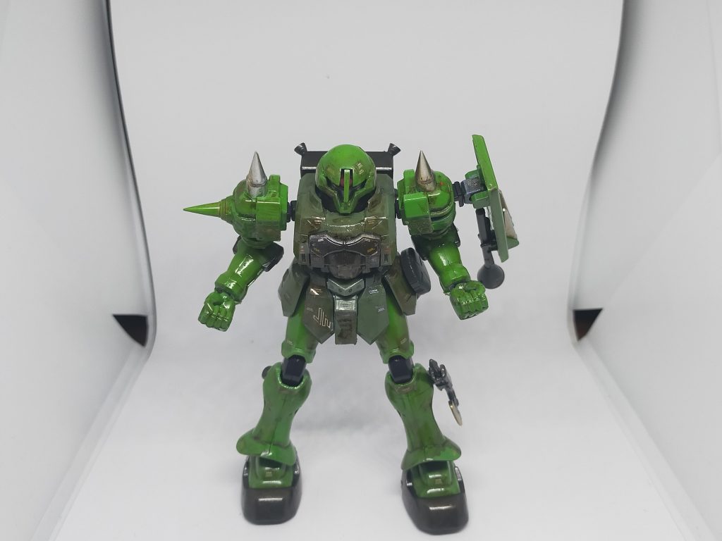 箱ガンダムのポーズ。