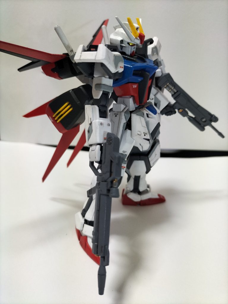 あまり白は塗って無かったのですがMr.カラーGXのクールホワイトを試しにちょっと塗ってみたら成型色より全然白くて良い色に！