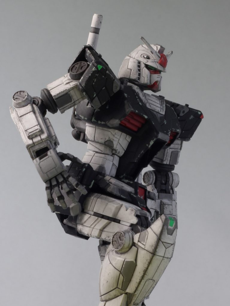 横浜ガンダムの本物はもっとすごいので、まだ見に行ってない人は是非見てきてほしいです効果音とかセンサーの色が変わったりなどの演出も凝っていて楽しかった