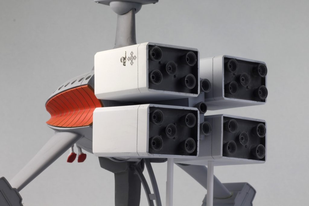 ブースターはスクラッチした本体に、waveのUバーニアを付けました劇中設定無視ですが、ダリルと南洋同盟のマークを貼ってみました